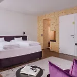 Hotel Central 4*