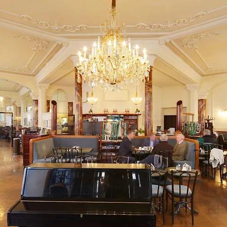 Отель Hotel Central 4*