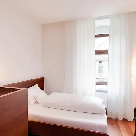 Отель Hotel Central