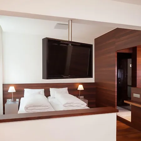 Hotel Central Отель 4*