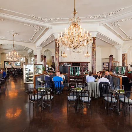מלון Hotel Central 4*