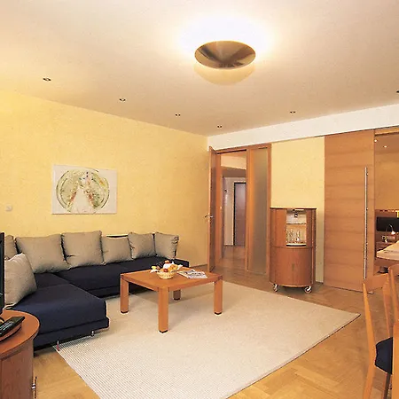 Отель Hotel Central 4*
