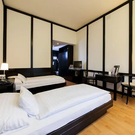 Отель Hotel Central Инсбрук