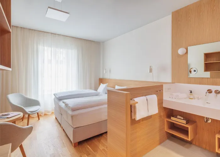 Готель Hotel Central 4*