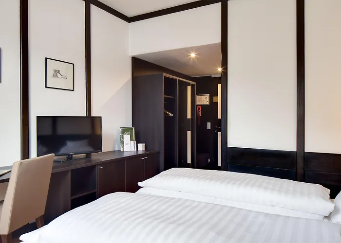 Готель Hotel Central