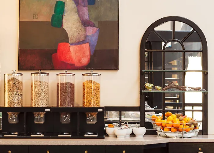 Готель Hotel Central