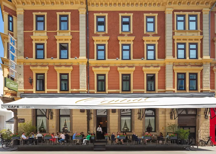 Готель Hotel Central